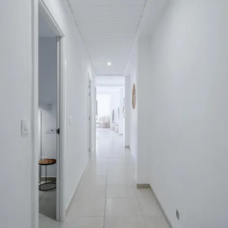 Apartment Denia, 5 Min Port, View Of De Castle, Smart Tv *